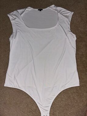 Express White Body Contour Scoop-Neck Top